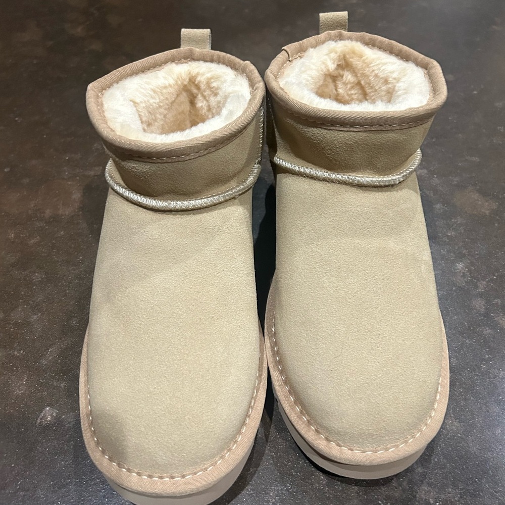 UGG ultra Mini Boot